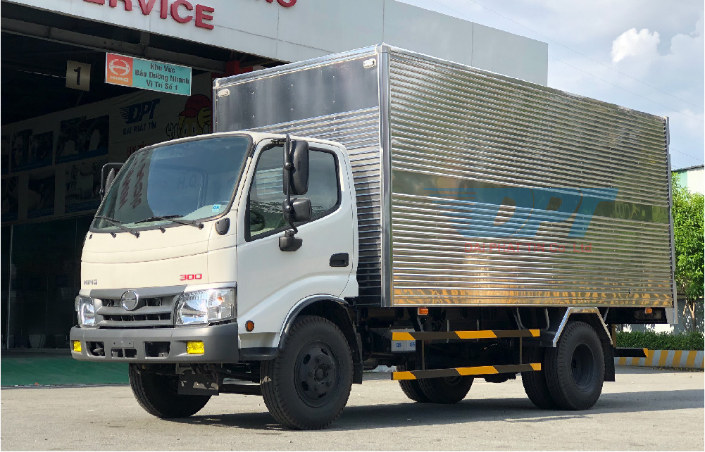 Xe tải Hino Dutro 3,5 tấn thùng kín