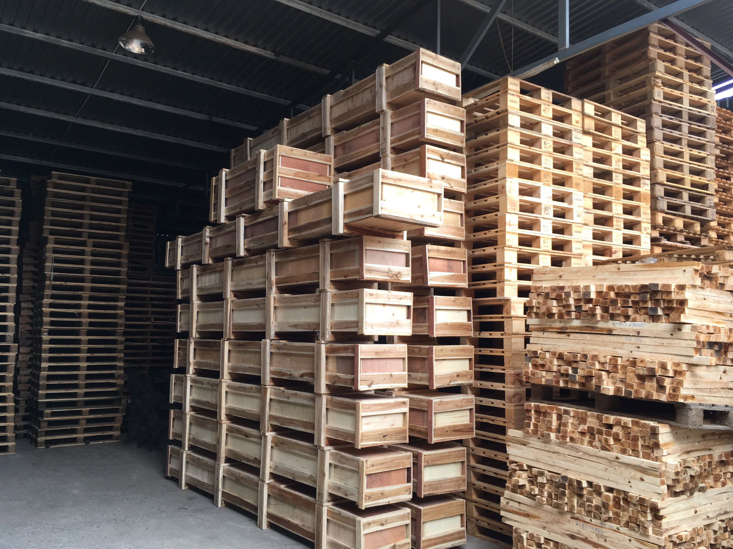 Pallet gỗ, thùng gỗ 