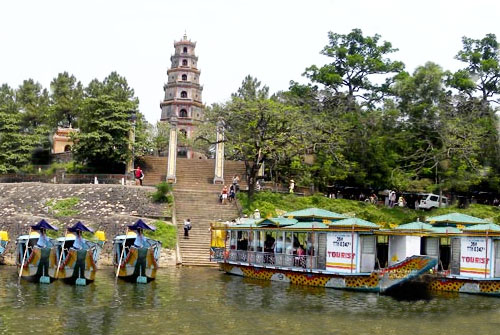 cong_ty_tnhh_thuong_mai_dich_vu_du_lich_mat_troi_vang_032czk85.jpg