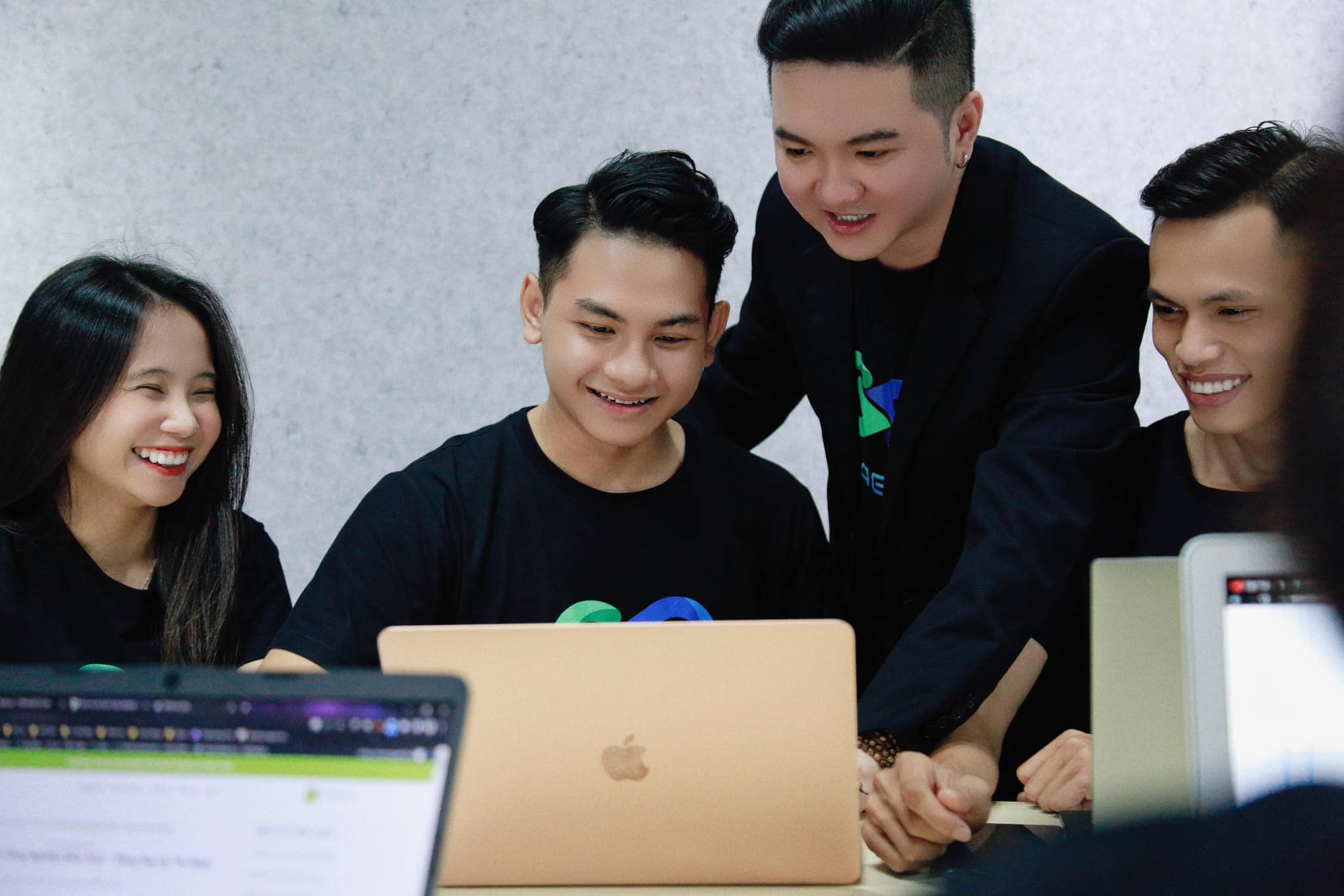 cong_ty_tnhh_thuong_mai_dich_vu_gyb_seo_243665ZV.jpg