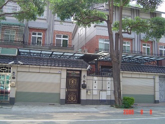 cua-cuon-dai-loan-72340.jpg