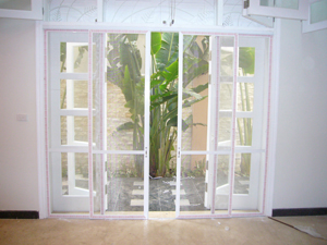 cua-so-luoi-chong-muoi-lua-4-canh-145804.jpg