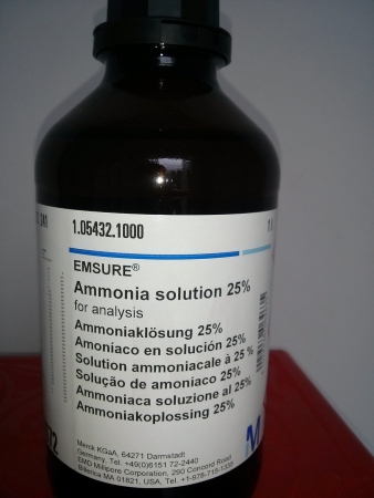 hoa-chat-amoniac-solution-155998.jpg
