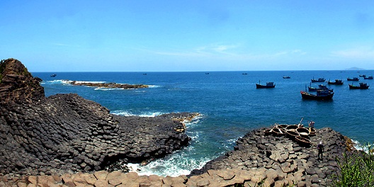 hue_tourist_vietnam_914l49eN.jpg