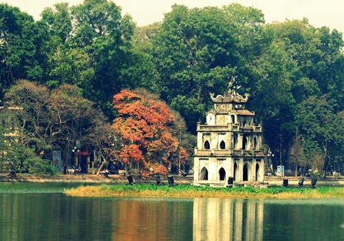 hue_tourist_vietnam_92t3Q4NF.jpg