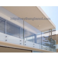 lan-can-kinh-130224.jpg