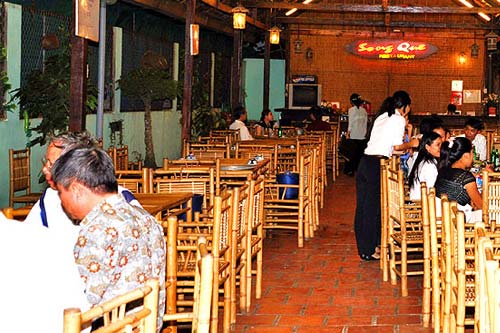 nha-hang-122879.jpg