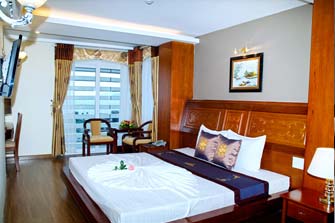 phong-deluxe-city-view-140150.jpg
