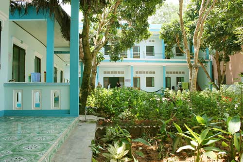 sunny-resort-129643.jpg