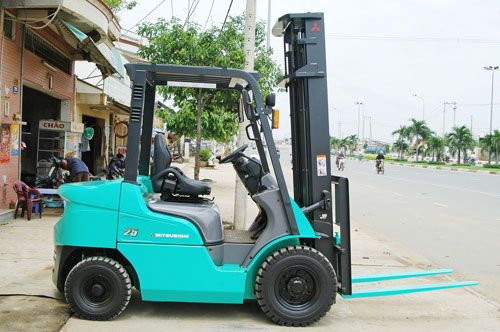 xe-nang-mitsubishi-74776.jpg
